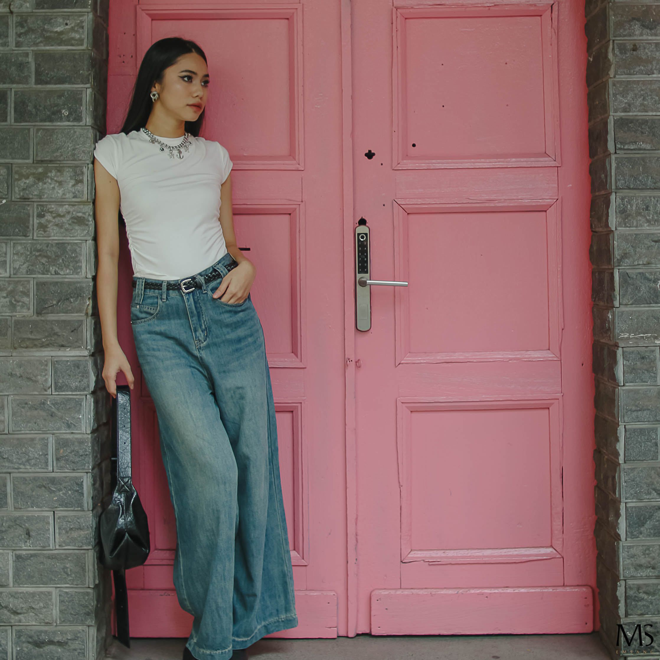 Quần jeans ống rộng