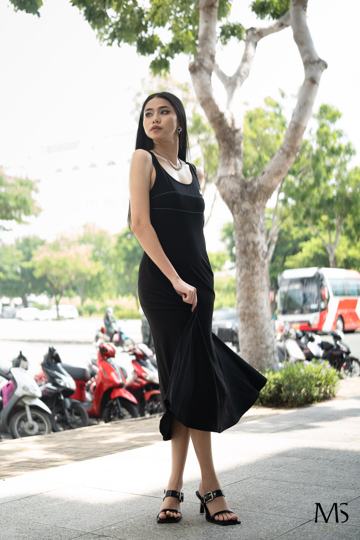 Đầm Kiểu Hai Dây 11010641